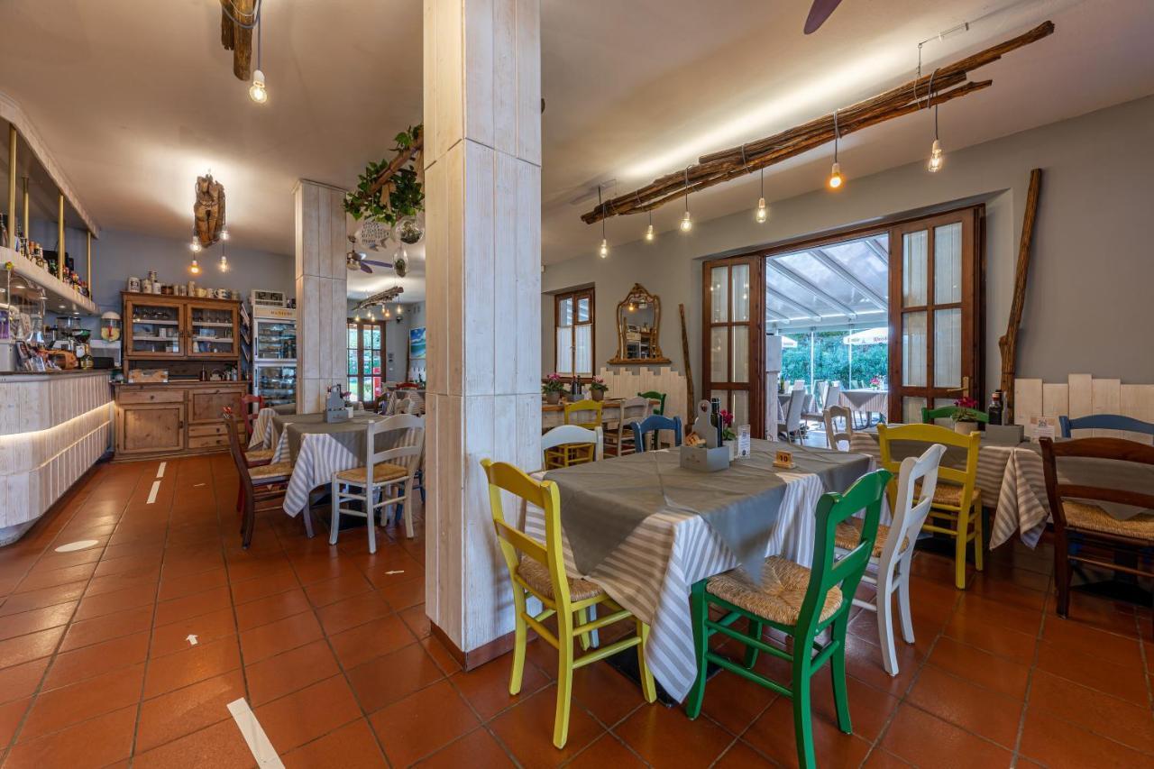 Locanda Le Palafitte Bardolino Bagian luar foto