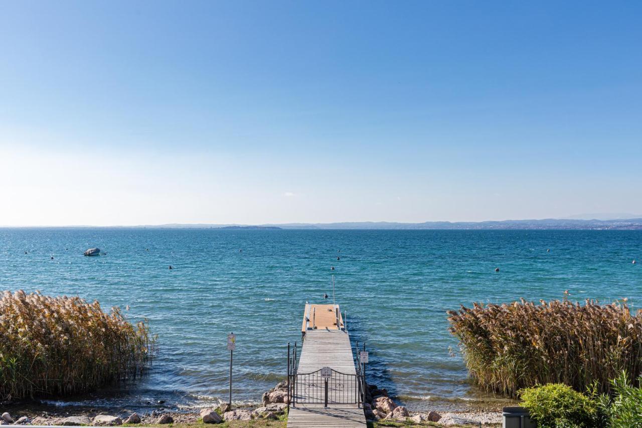 Locanda Le Palafitte Bardolino Bagian luar foto