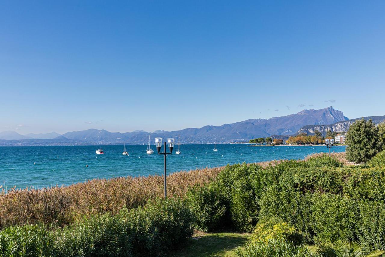 Locanda Le Palafitte Bardolino Bagian luar foto