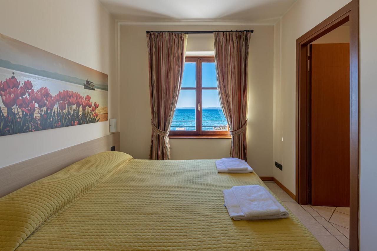 Locanda Le Palafitte Bardolino Bagian luar foto