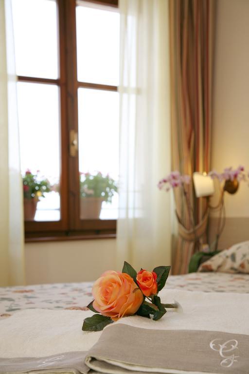 Locanda Le Palafitte Bardolino Ruang foto